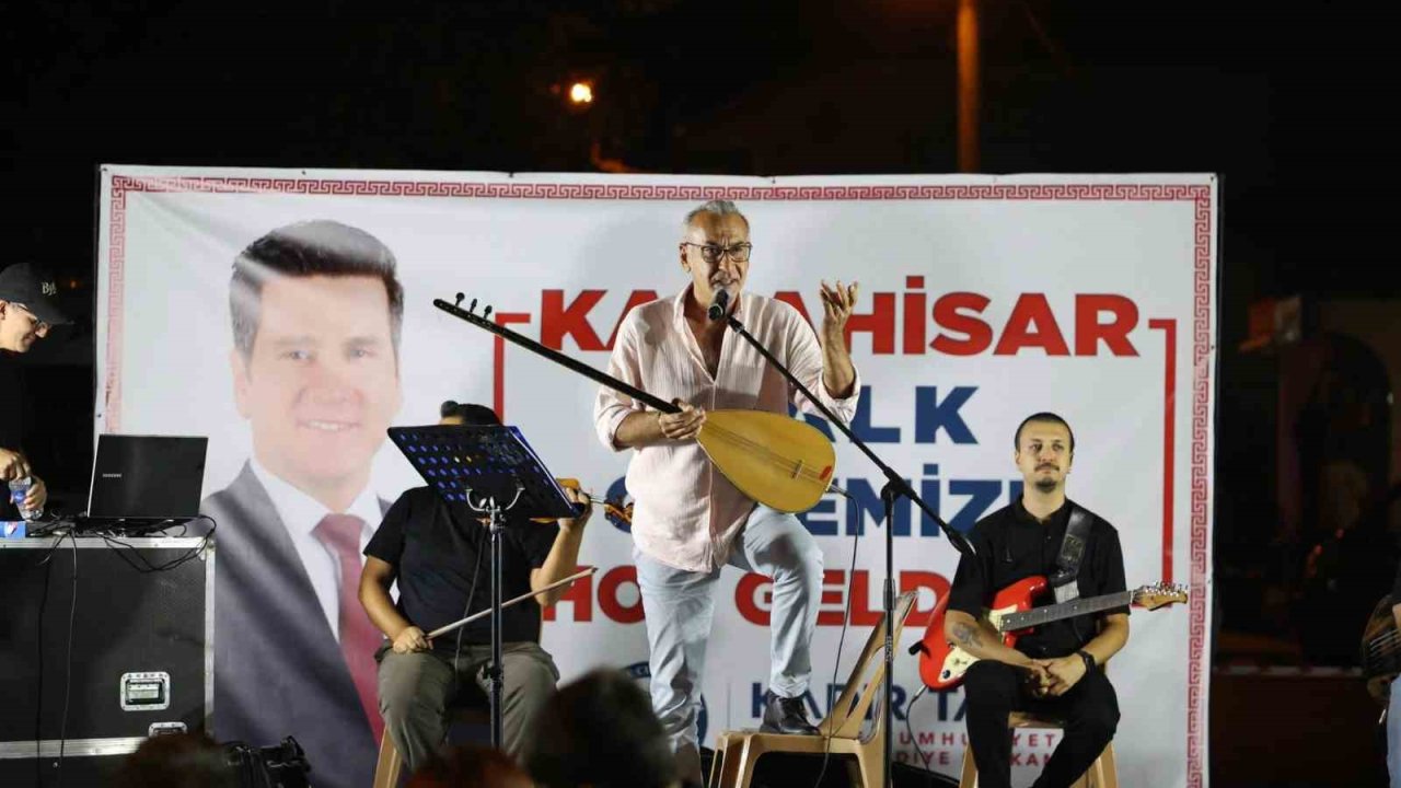 Karahisar Halk Gecesinde müzik ve eğlence dolu akşam