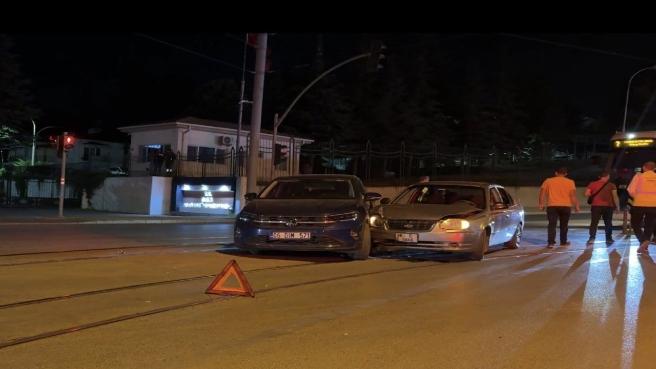 Eskişehir’de iki otomobil çarpıştı: 2 yaralı