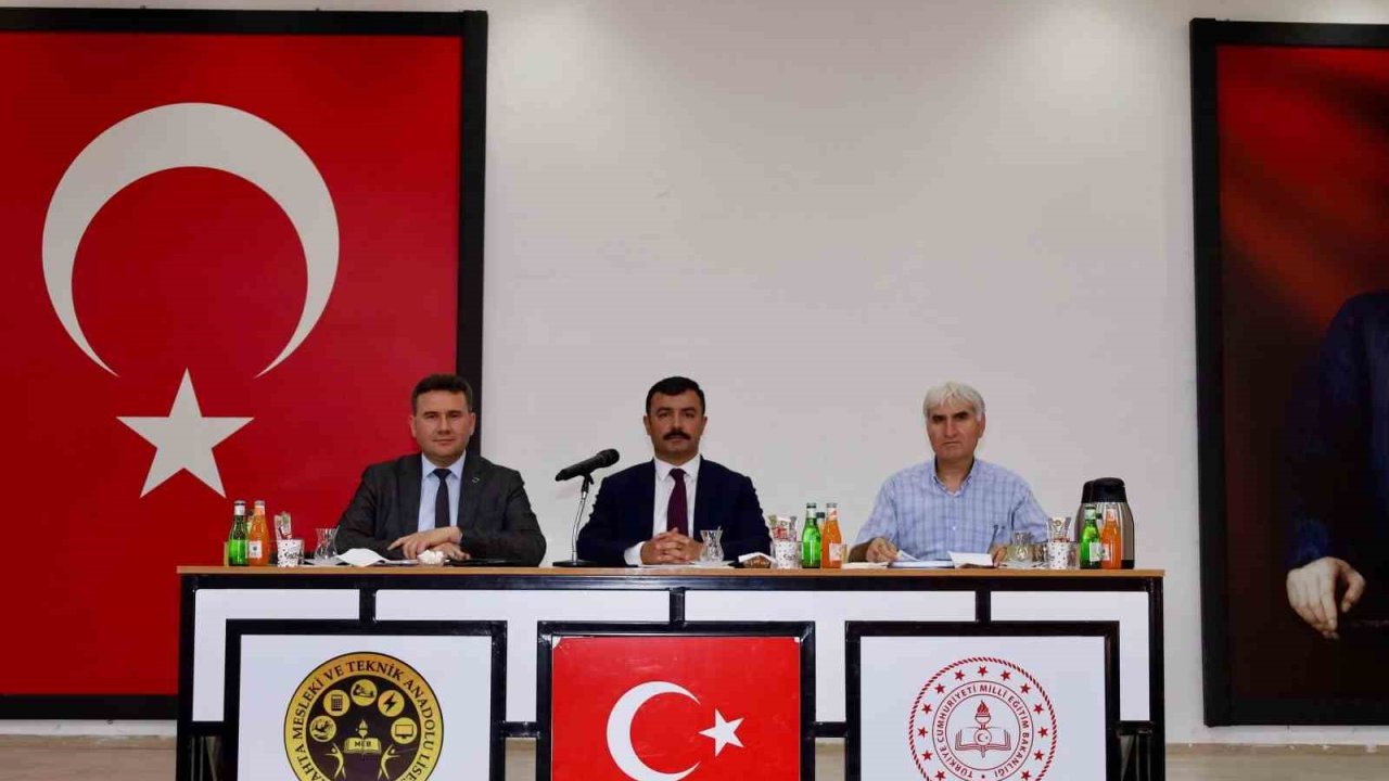 Kahta’da yeni eğitim yılı öncesi hazırlıklar değerlendirildi