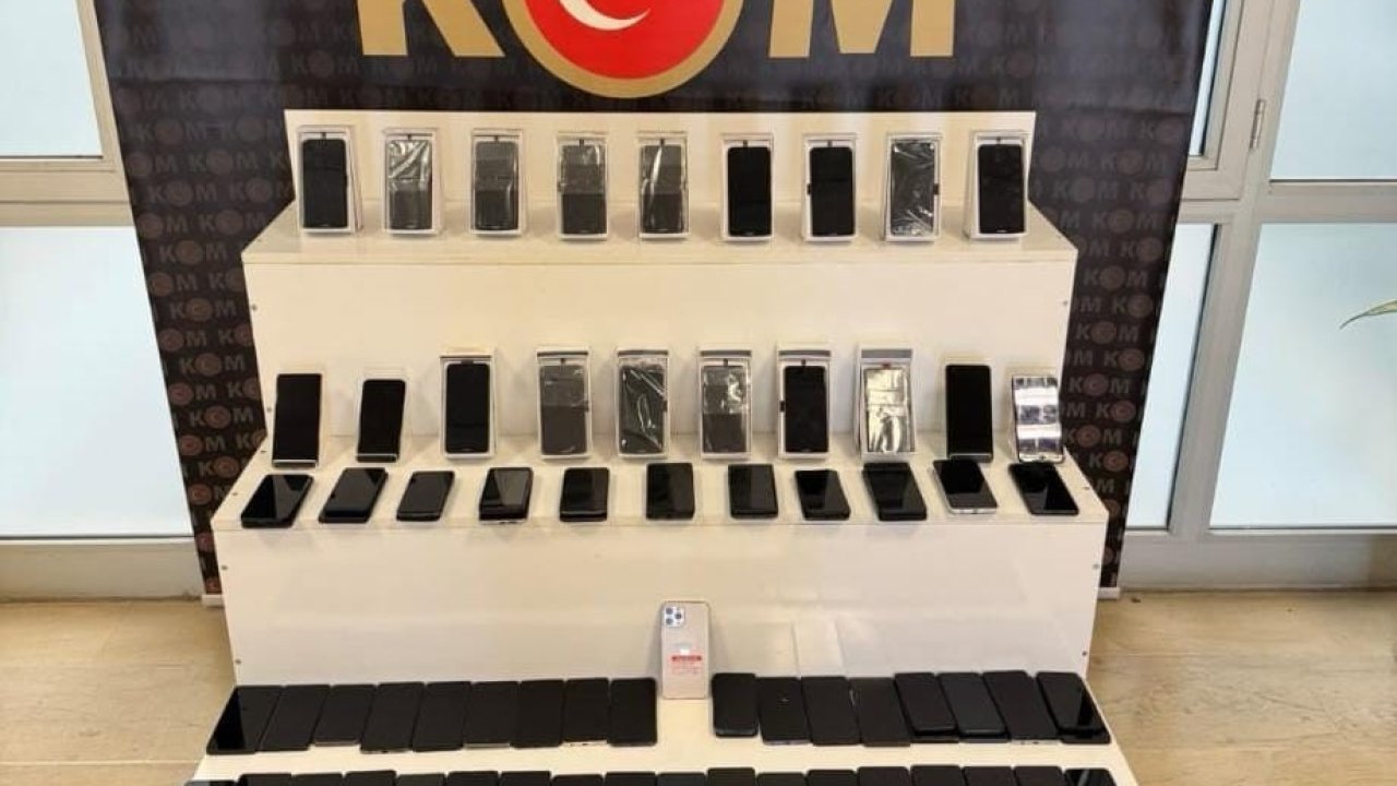 Muş’ta kaçakçılık operasyonu: 98 adet cep telefonu, 11 adet tablet ve 20 kilo nargile tütünü ele geçirildi