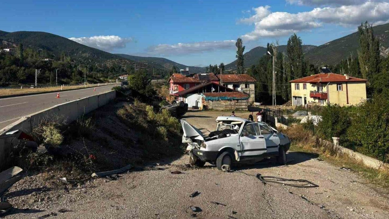 Tokat’ta iki otomobil çarpıştı: 1 ölü, 3 yaralı