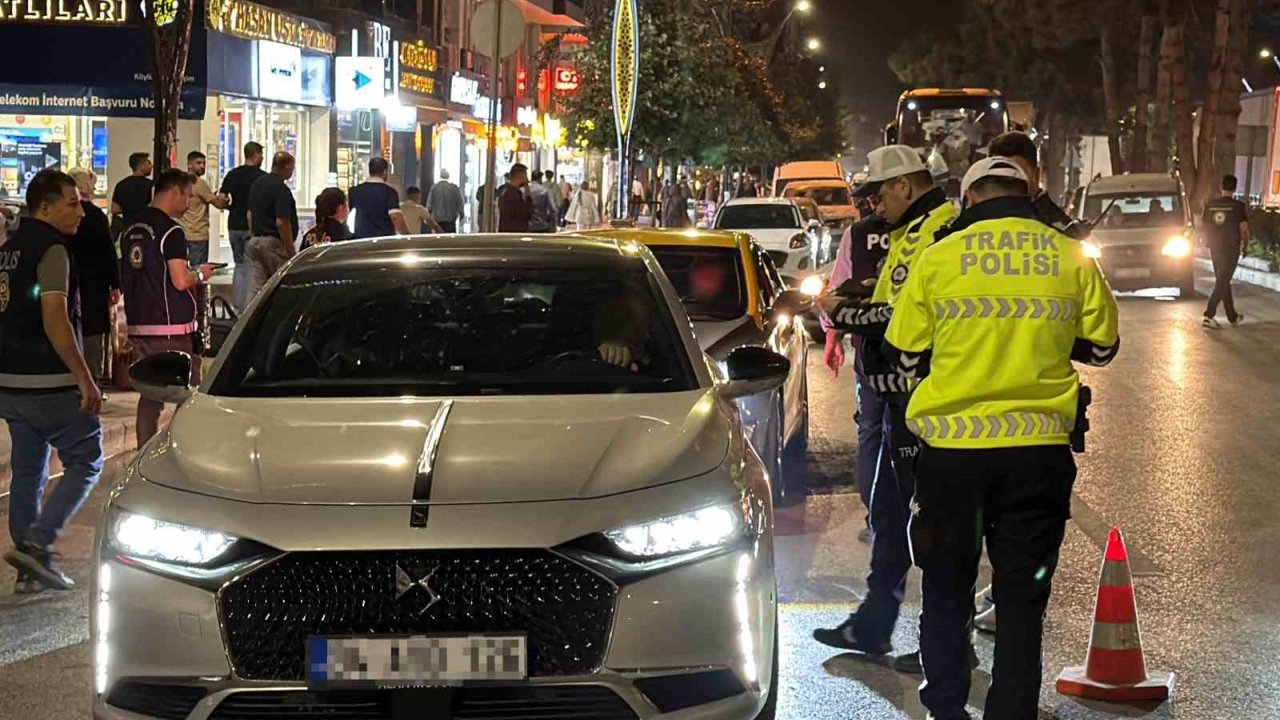 Tatvan’da 11 noktada 150 personelin katılımıyla geniş kapsamlı asayiş uygulaması yapıldı
