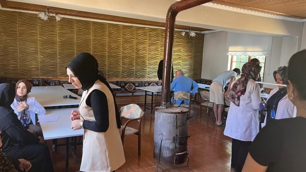 Sağlık ekipleri köy köy geziyor: Erzincan’da vatandaşlara sağlıklı yaşam bilgilendirmesi