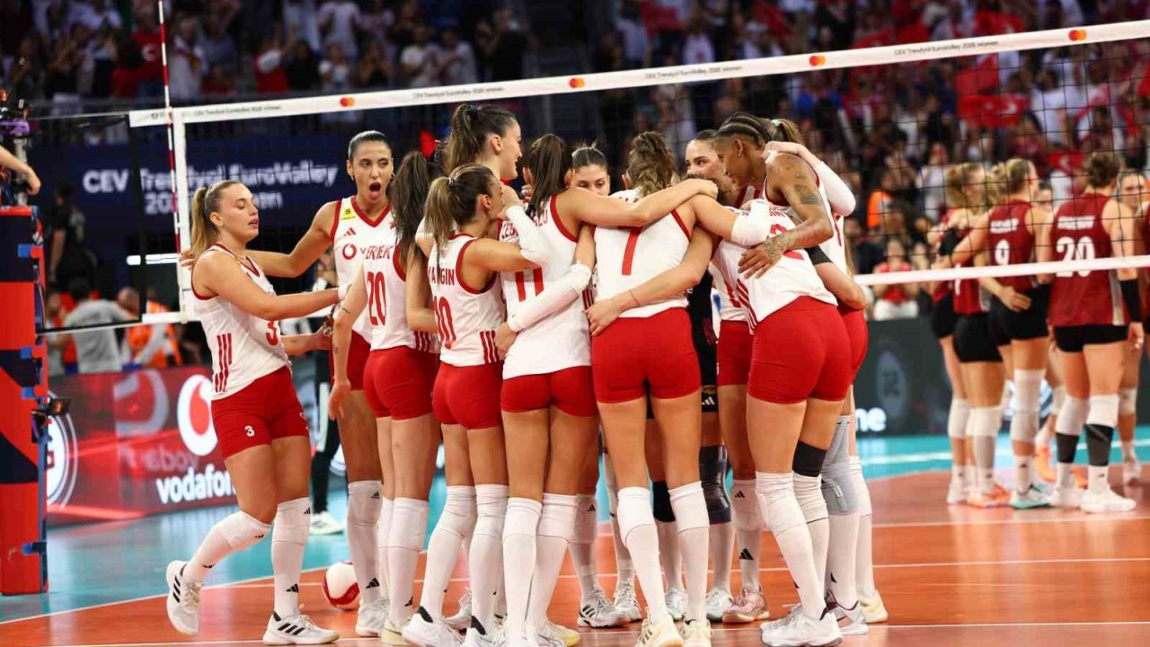 A Milli Kadın Voleybol Takımı final için Sırbistan karşısında