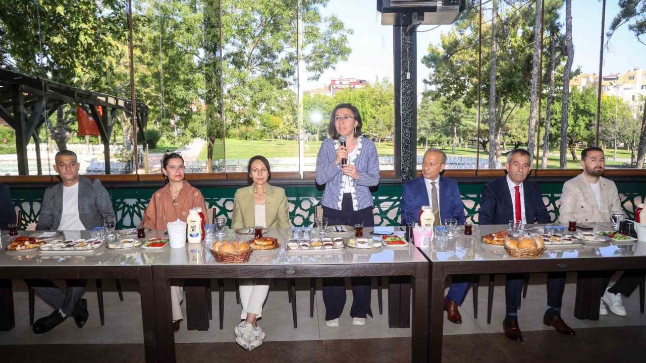 Belediye Başkan Vekili Terekeci Özkan, zabıta personelleriyle bir araya geldi