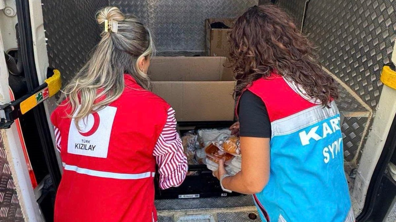 Kars Aşevi ihtiyaç sahiplerine sıcak yemek ulaştırmaya başladı