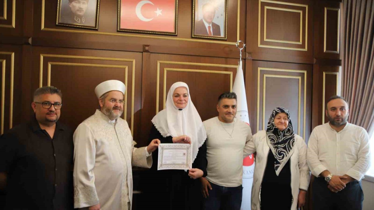 Sultan 2. Abdülhamid’in hayatı ve kişiliğinden etkilenen Alman kadın Müslüman oldu