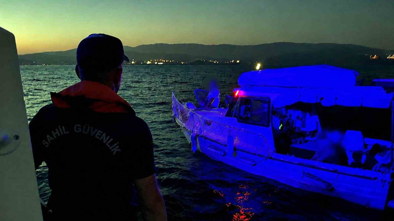 Motor arızası yapan tekne ve içindeki iki kişi kurtarıldı