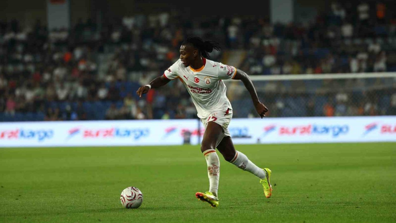 Galatasaray’da Rafael Leao ve Deniz Gül, ilk kez forma giydi