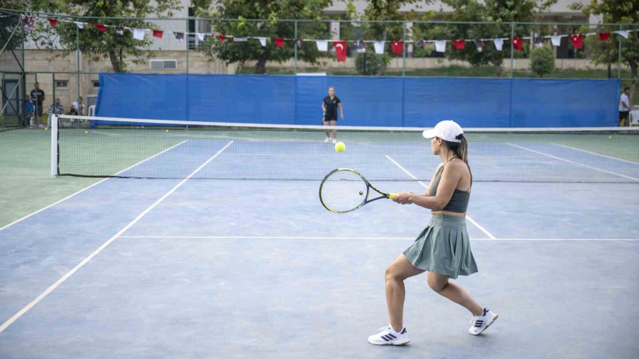 Tenis turnuvası tamamlandı