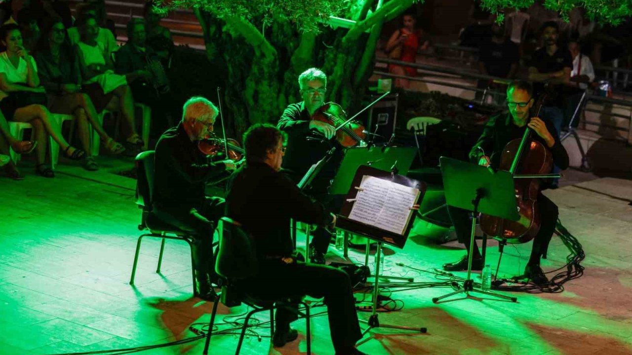 Dünyaca ünlü Macar gruptan unutulmaz gece