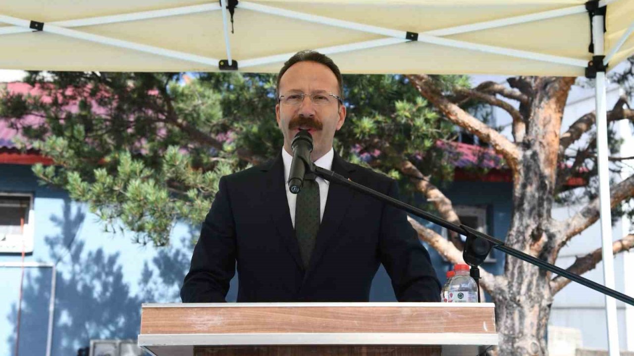 Vali Yamlı, Göle İlçesinde düzenlenen açılış programına katıldı