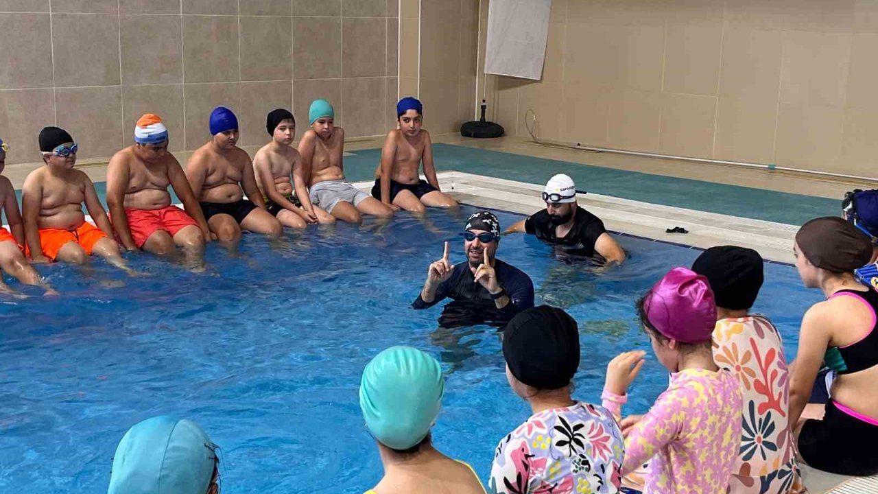 Yüzme Bilmeyen Kalmasın Projesi ile çocuklar suyla buluşuyor