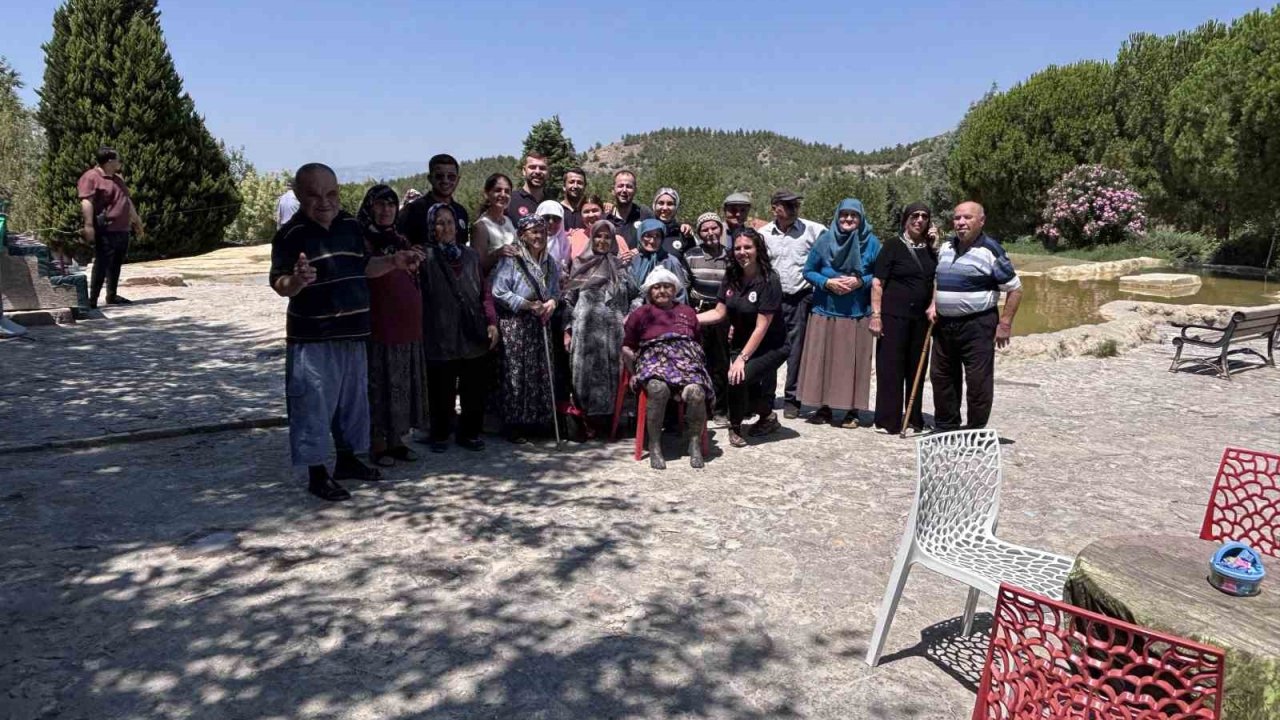 Honaz Belediye Başkanı Kepenek, yaşlı rehabilitasyon merkezini ziyaret etti