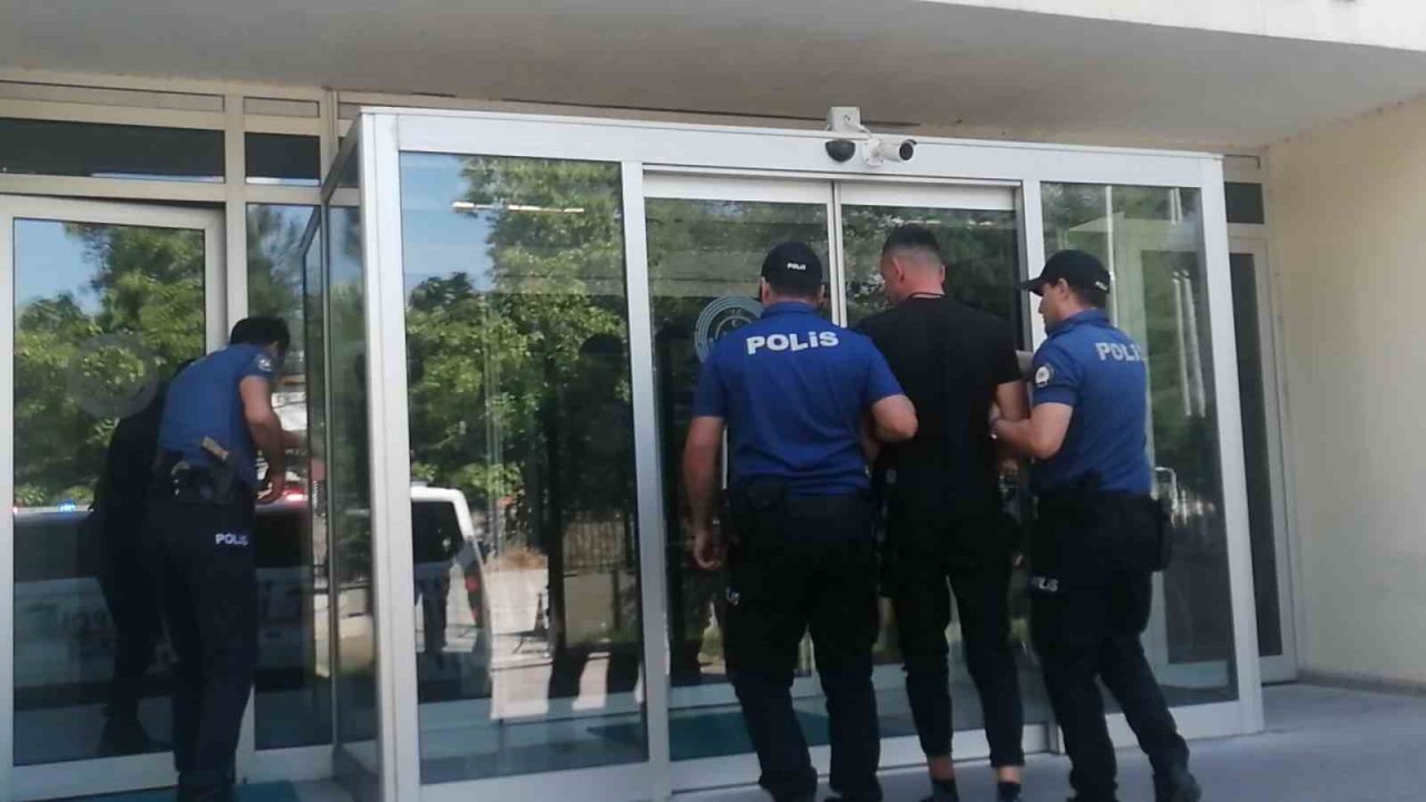 Trafik denetiminde 14 yıl 49 ay hapis cezasıyla aranan hükümlü yakalandı