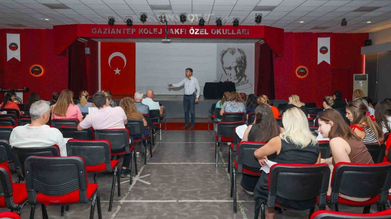 GKV Özel Okulları’nda "Türkiye Yüzyılı Maarif Modeli" semineri