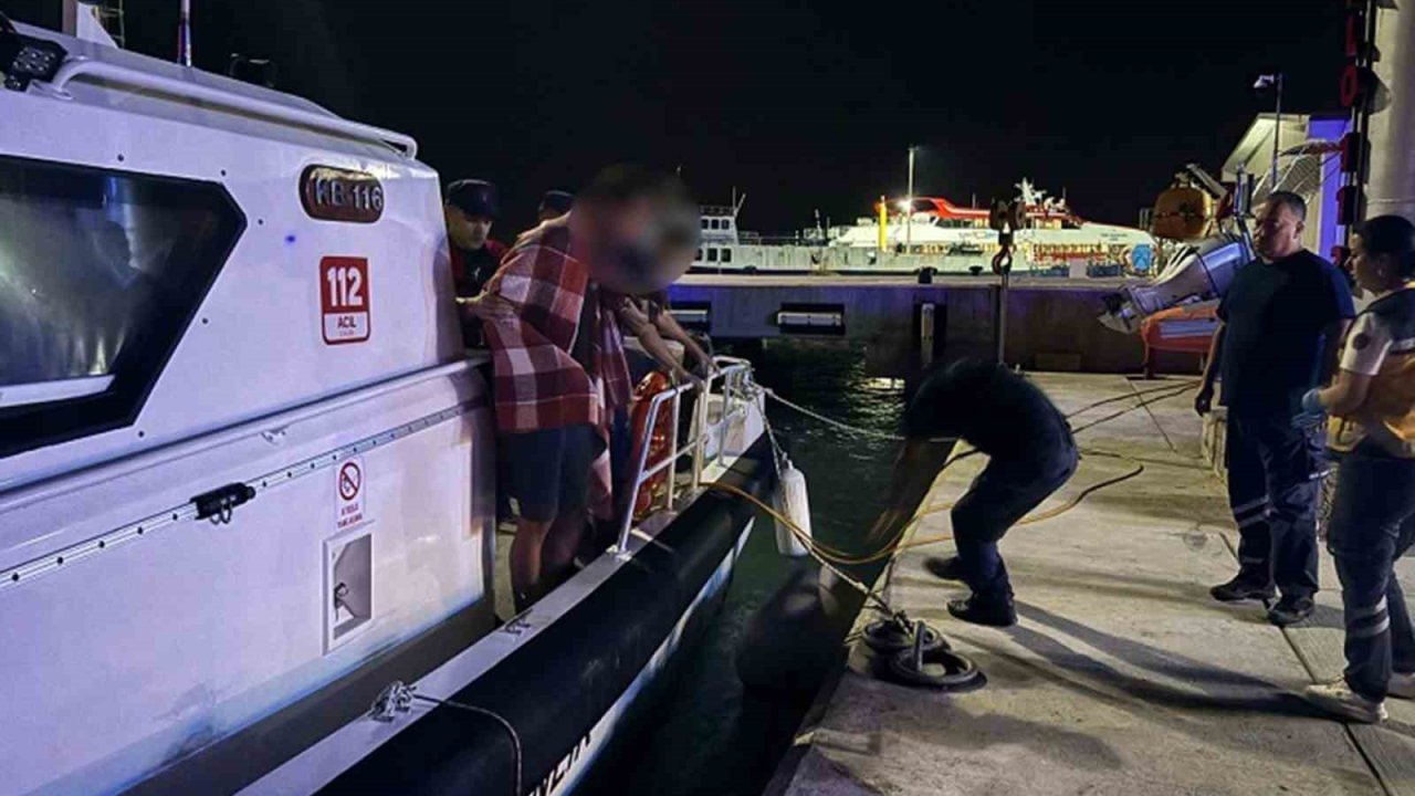 Ticari teknede rahatsızlanan vatandaş için tıbbi tahliye gerçekleştirildi