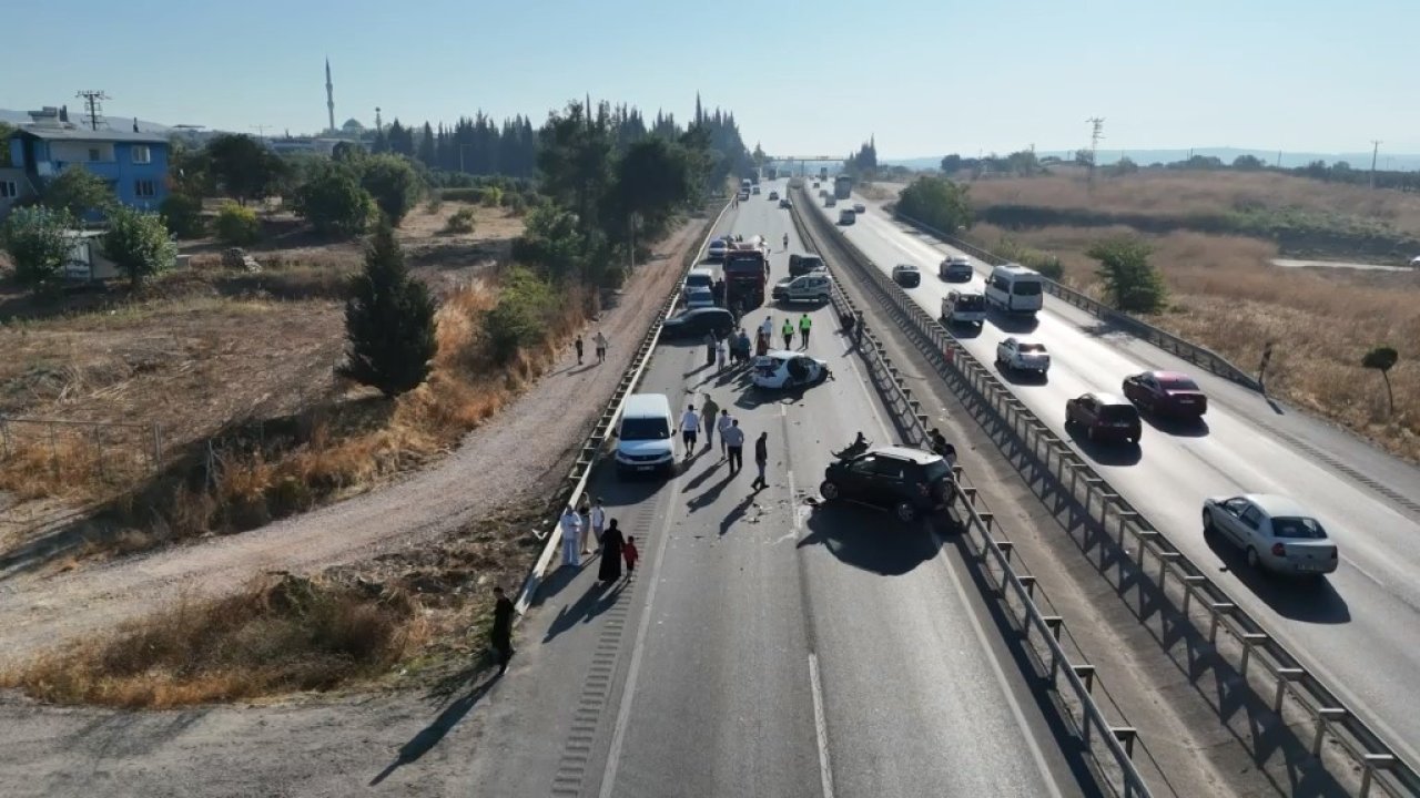 Tırdan dökülen mazot ortalığı savaş alanına çevirdi: 10 araç birbirine girdi
