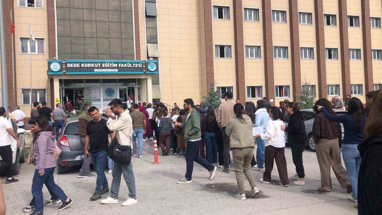 Kars’ta KPSS heyecanı: Adaylar sınav için okullara akın etti
