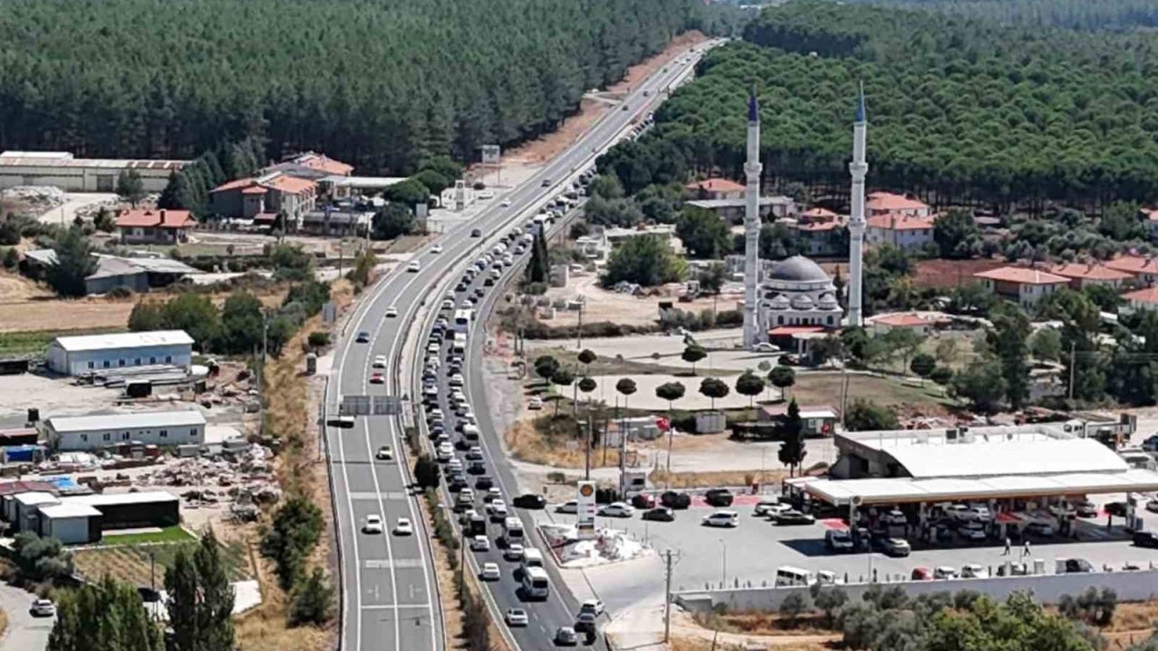 Muğla’da zincirleme kaza sonrası karayolunda trafik tıkandı