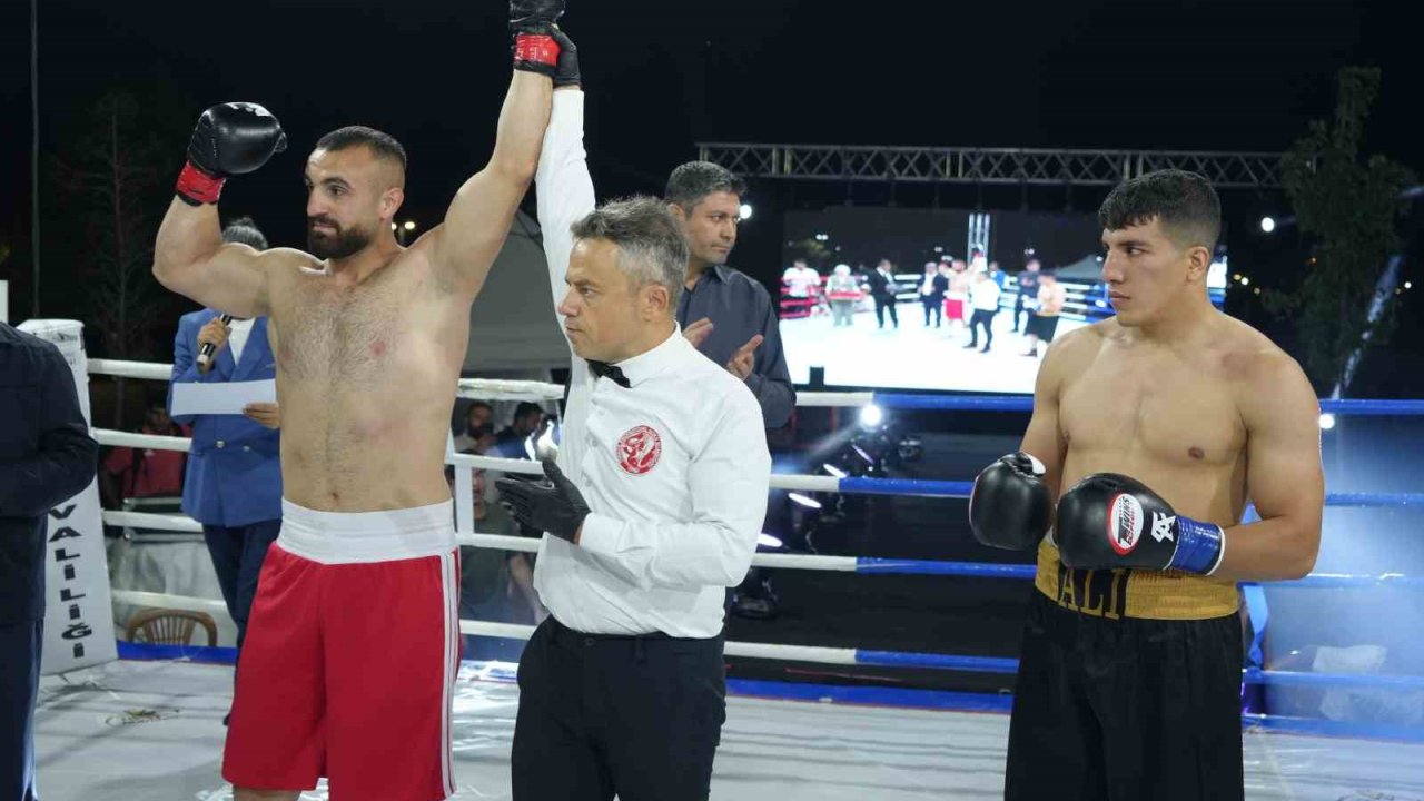 Iğdır’da Uluslararası Şampiyon Boks Gecesi düzenlendi