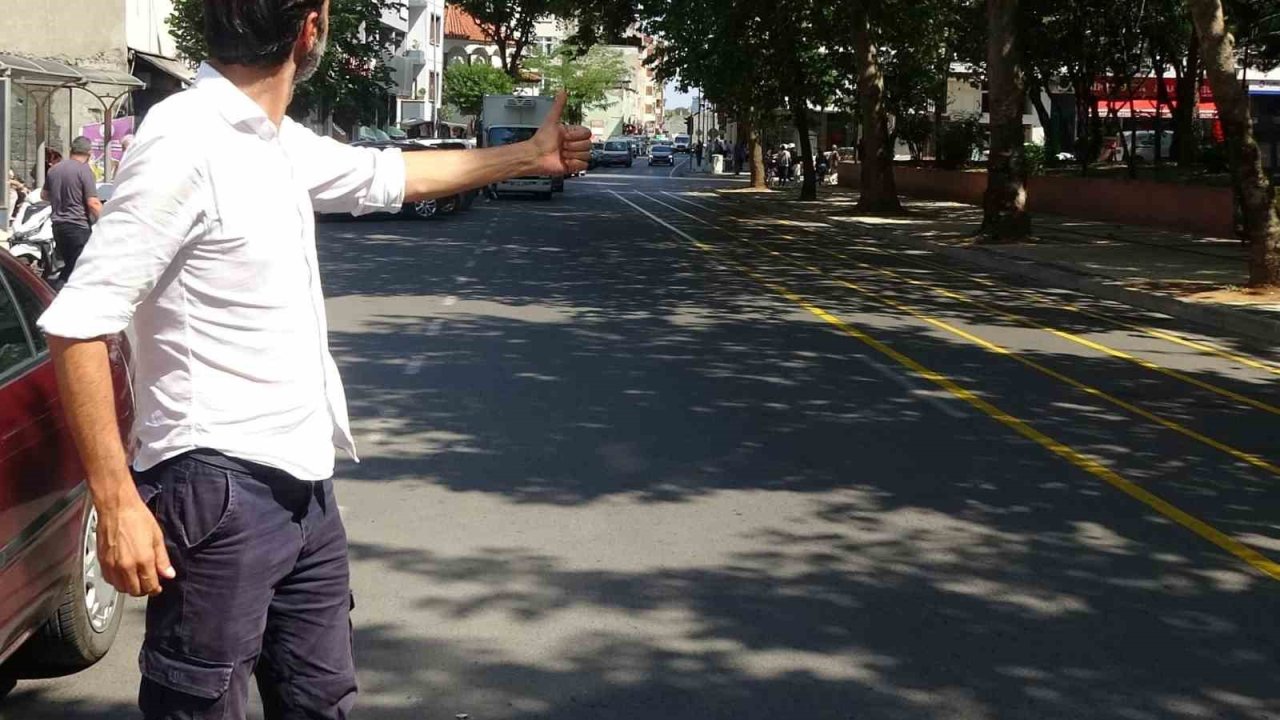 Kimi zaman otostop yaparak kimi zaman bisikletle 133 ülke gezdi