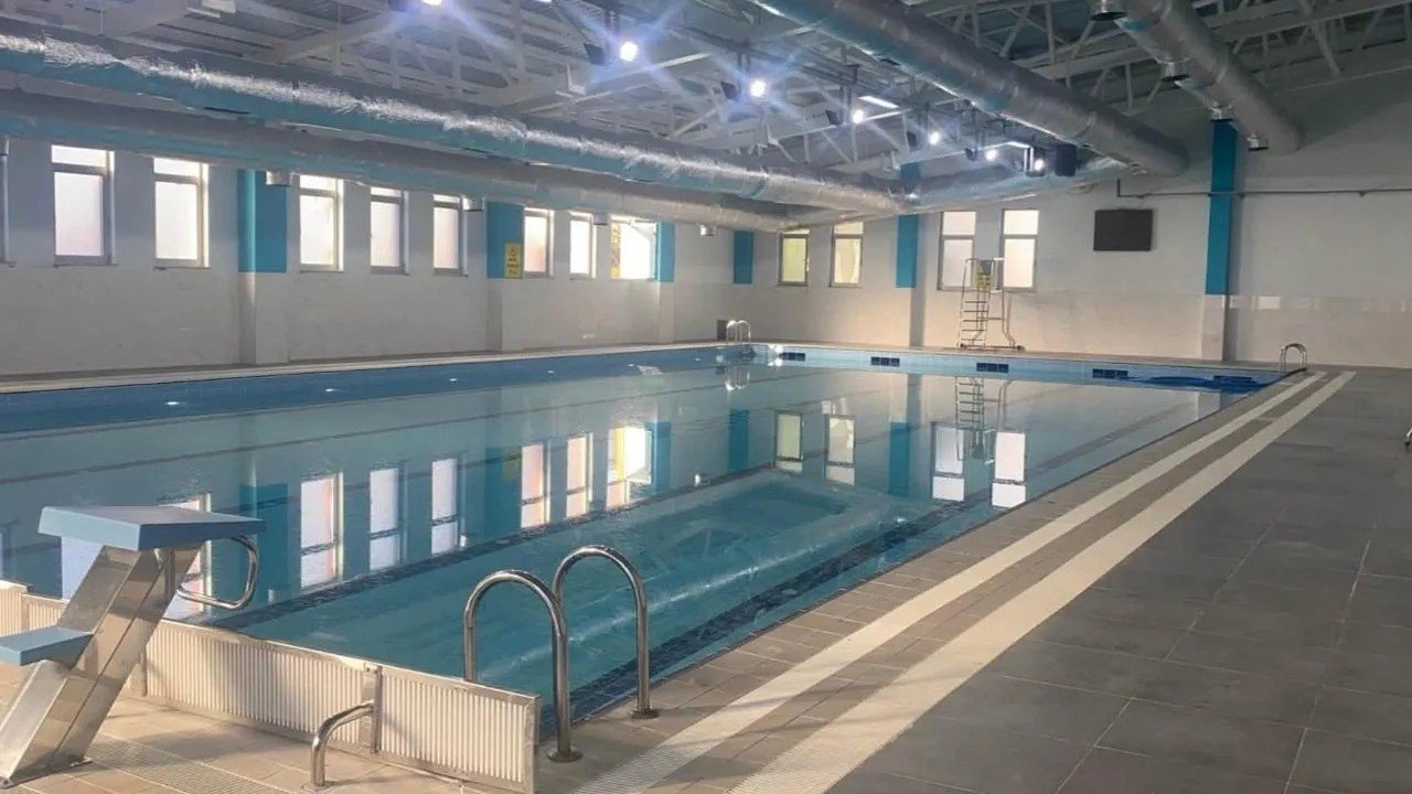 Gerze Yarı Olimpik Yüzme Havuzu yenileniyor