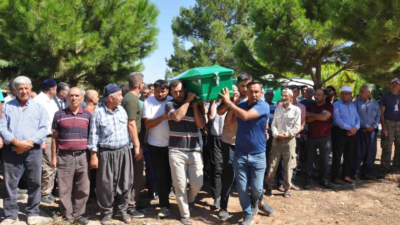 Feribot faciasında hayatını kaybeden Şerif Özdemir, Mersin’de son yolculuğuna uğurlandı