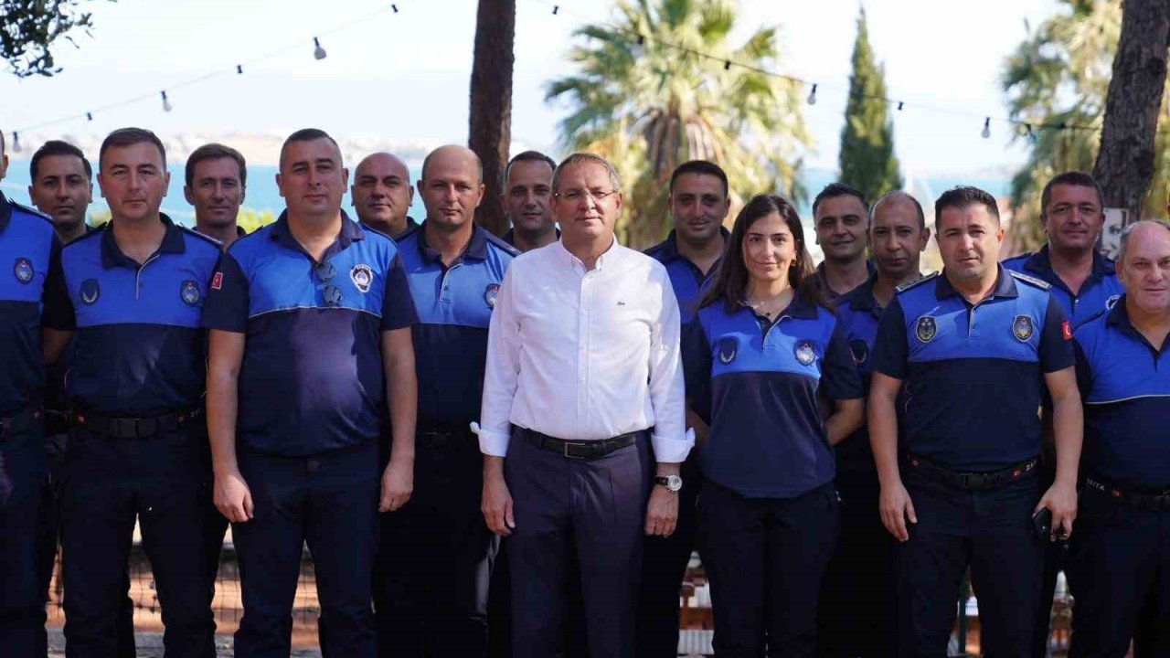 Ayvalık Belediye Başkanı Mesut Ergin, Zabıta Haftası’nı kutladı