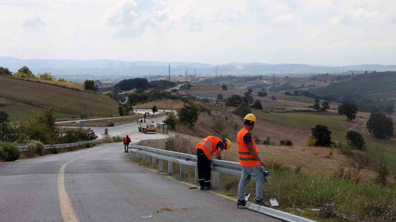 Sakarya’da çelik oto korkuluk montajına başlandı
