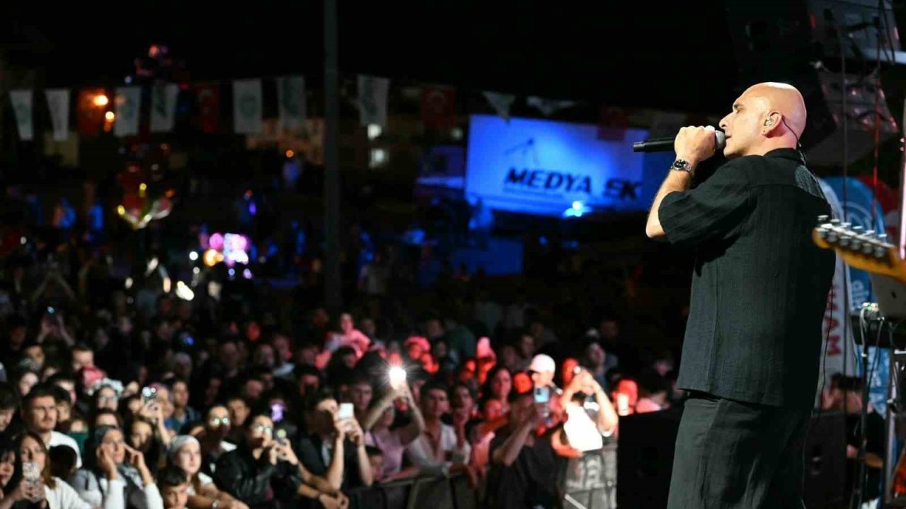 Gölmarmara, Ahmetli ve Gördes’te kurtuluş yıldönümü konserleri