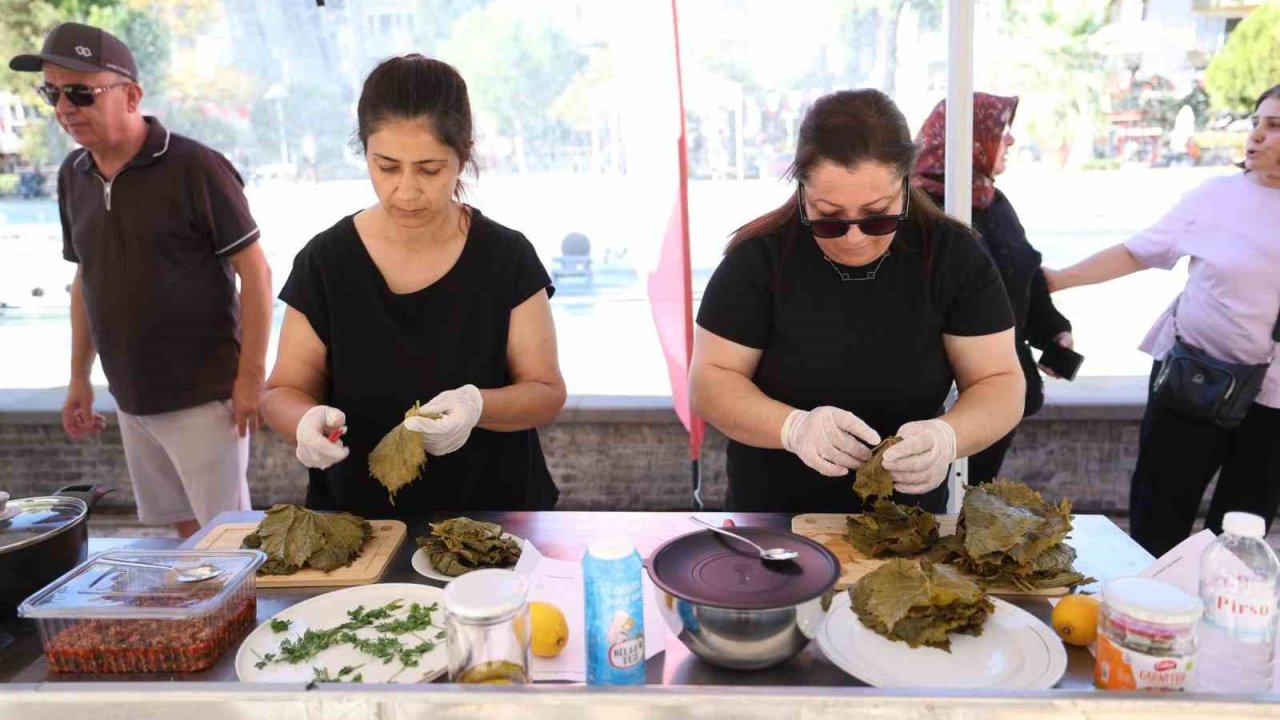 Gastronomi Çarşısı’nda ’En Güzel Sarma’ yarışması