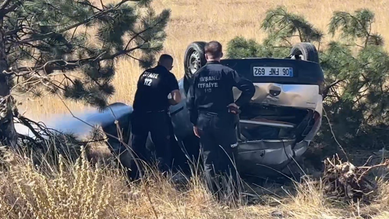 Tavşanlı’da trafik kazasında takla atan otomobilden yara almadan kurtuldu