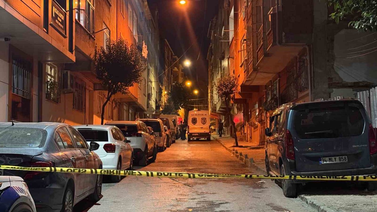 Esenler’de bir evde bulunan kişiler arasında kavgada silahlar konuştu: 3 ağır yaralı