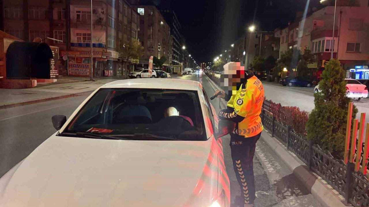 Kayseri’de otomobiliyle uyuyakalan sürücüye 25 bin TL idari para cezası yazıldı