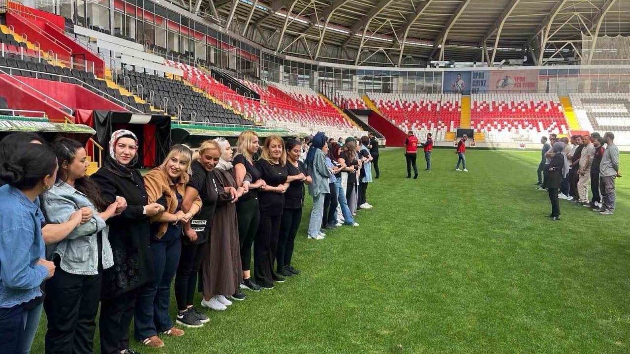 Erzincan’da özel güvenlik görevlilerine spor güvenliği eğitimi