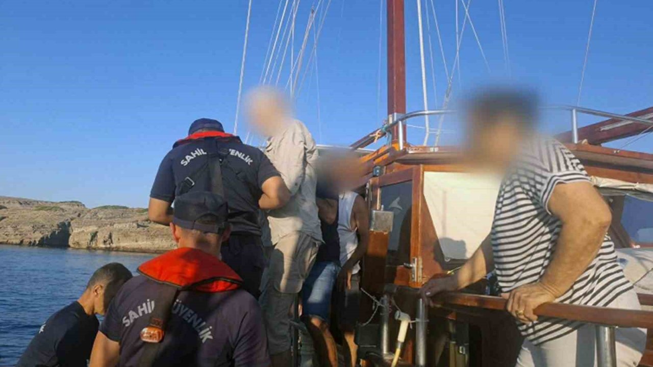 Bodrum ve Marmaris’te ticari yatlarda rahatsızlanan iki kişinin tıbbi tahliyesi yapıldı