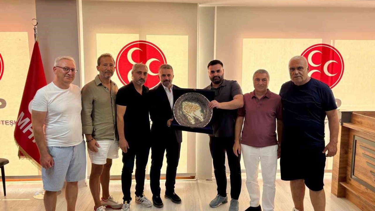 Esnaflar, MHP Kuşadası İlçe Başkanı Taşdemir ile görüştü