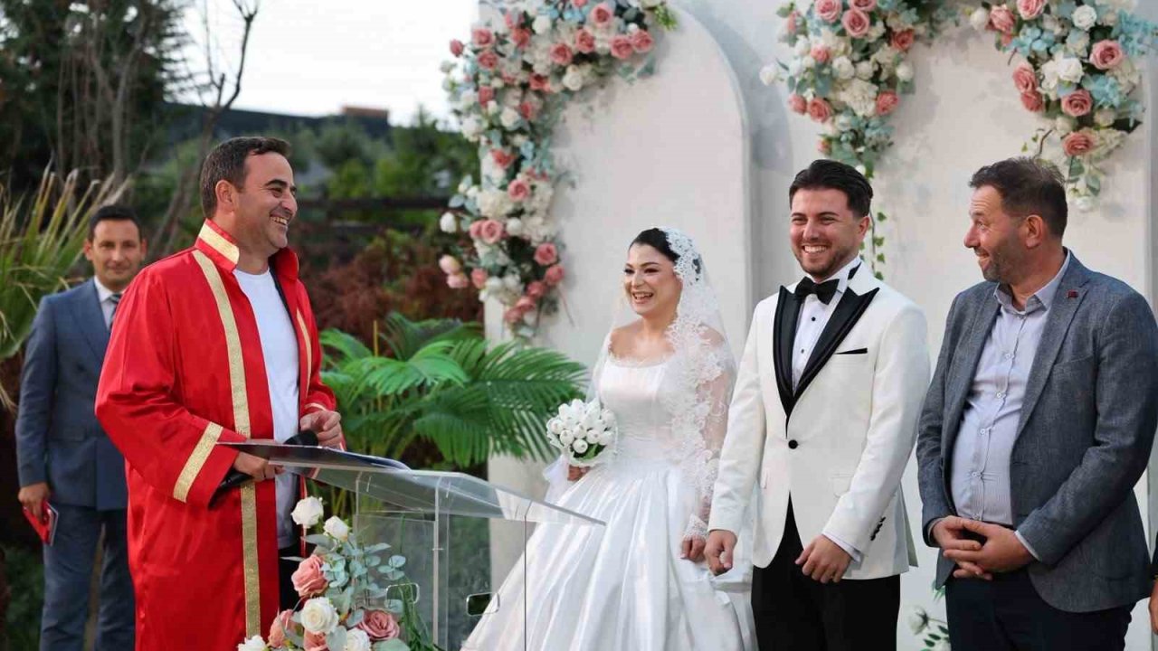 Başkan Özlü vatandaşlarla bir araya geldi