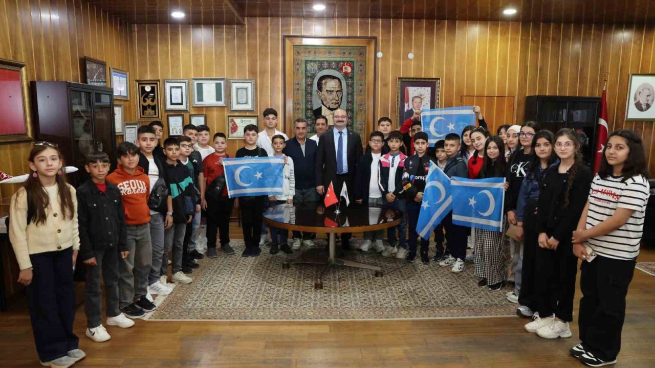 Kerkük’ten Erzurum’a uzanan eğitim köprüsü: Başarılı öğrenciler Rektör Hacımüftüoğlu’nun misafiri oldu