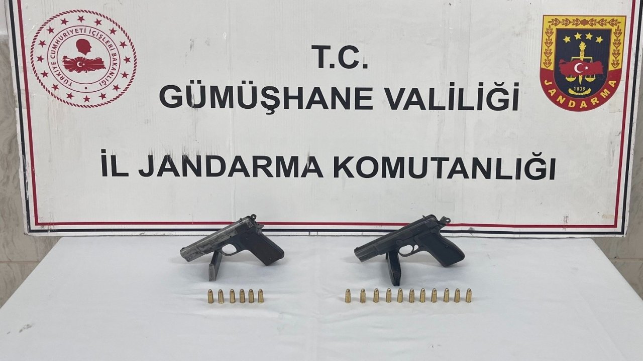 Gümüşhane’de 2 ruhsatsız tabanca ele geçirildi