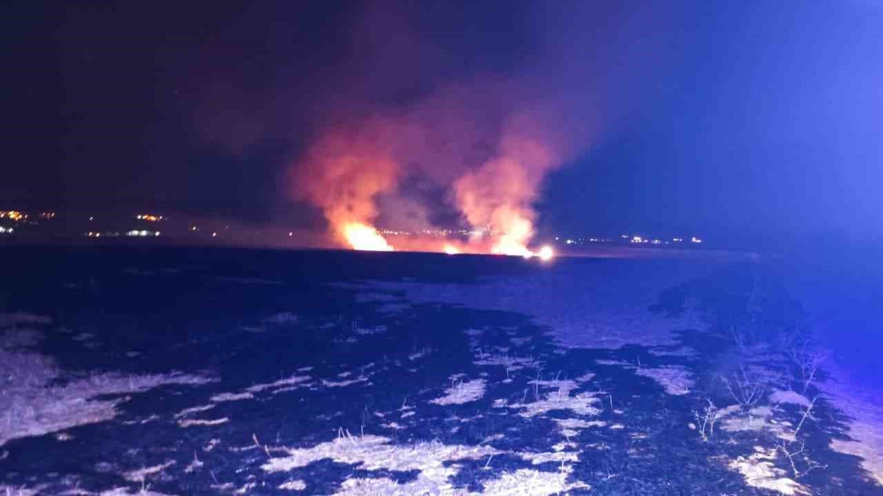 Anız yangını korkuttu