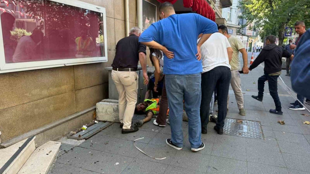 12 metre yükseklikteki çatıdan düşen işçi ağır yaralandı