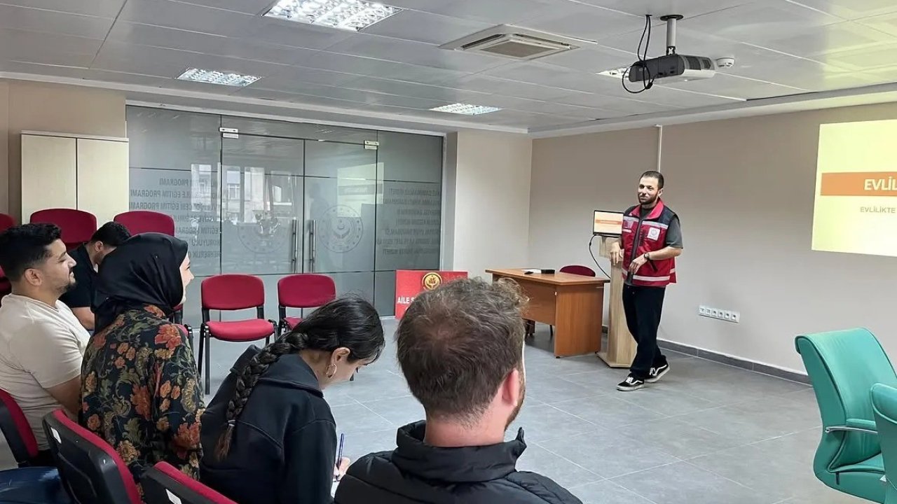 Sinop’ta evlilik kredisinden yararlanan çiftlere eğitim