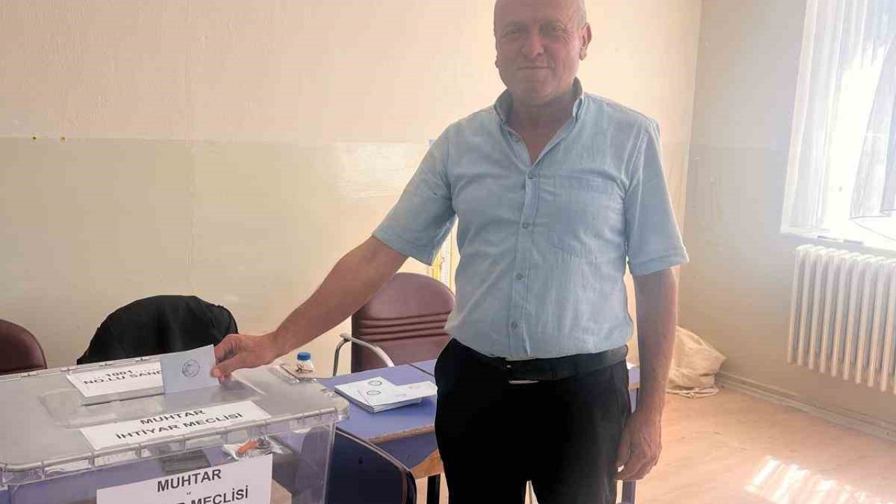 Hisarcık köyünde muhtarlık için sandık kuruldu