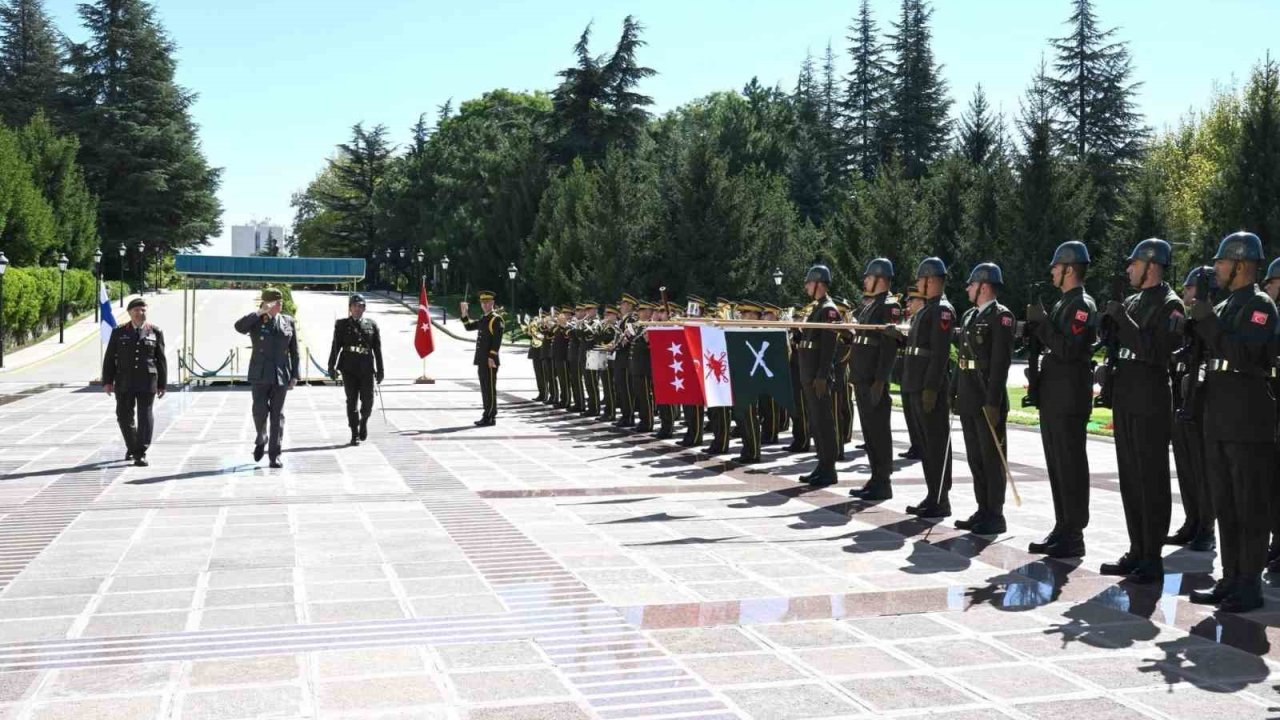 Kara Kuvvetleri Komutanı Tokel, Finlandiyalı mevkidaşı Valimaki ile bir araya geldi