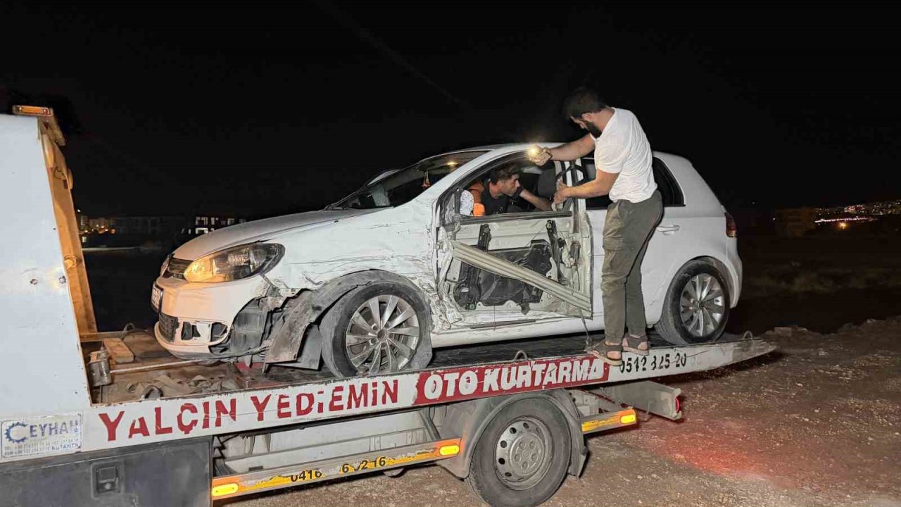Kaza sonrası aracı bırakıp kaçtılar