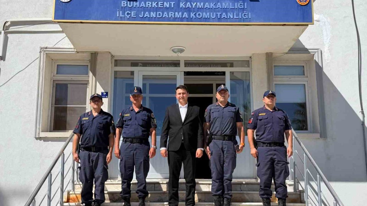 Buharkent Kaymakamı Haydaroğlu, İlçe Jandarma Komutanlığından brifing aldı