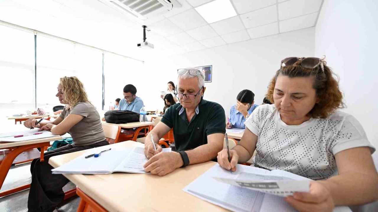 Mersin’de ücretsiz İngilizce kurslarına yoğun ilgi