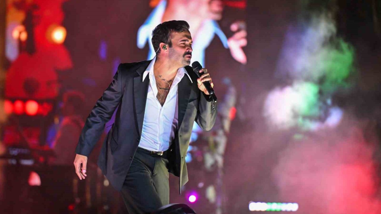 İEF geceleri müzik ve kahkaha dolu